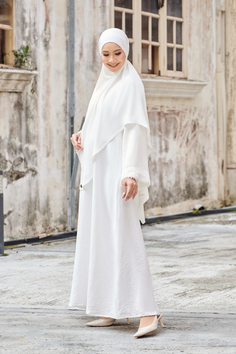 AISHA Jubah in White